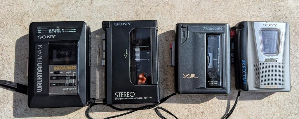 4 x Walkman 3 x recording + Sony Speakers., Ophalen of Verzenden, Walkman
