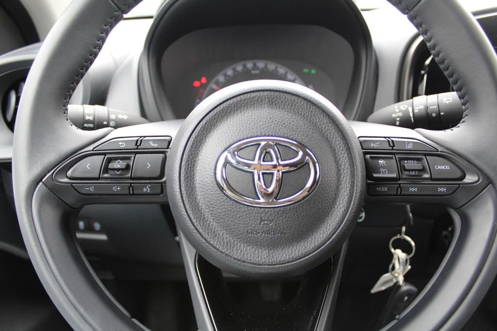 Toyota Aygo X 1.0 VVT-i MT first | Rijklaar | Stoelverw. | C, Auto's, Toyota, 12 maanden, Stof, Gebruikt, Zwart