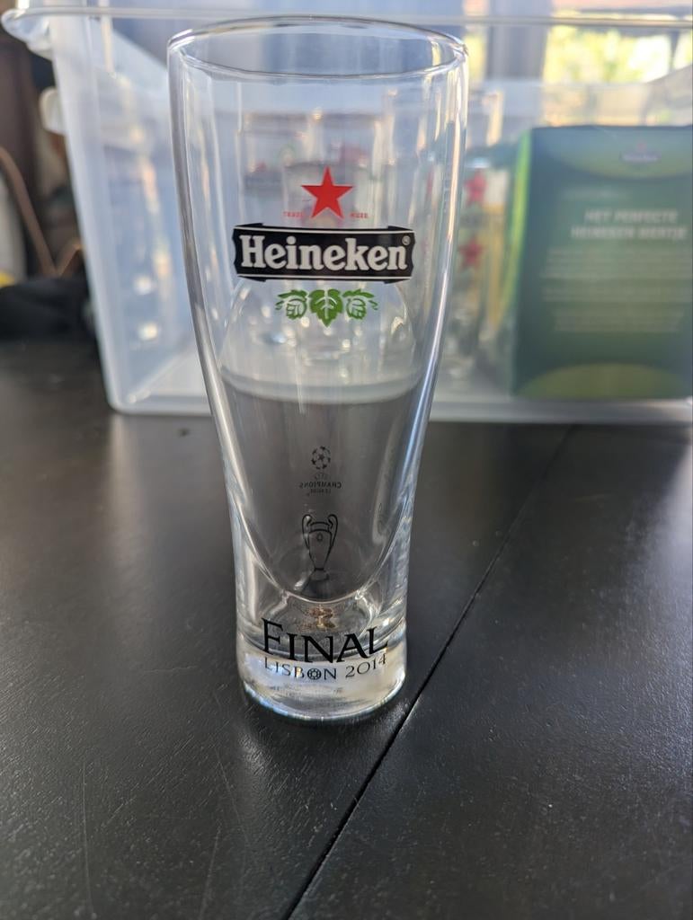 Heineken Ellipse Champions League glas, Huis en Inrichting, Keuken | Servies, Ophalen, Glas, Overige stijlen, Glas of Glazen