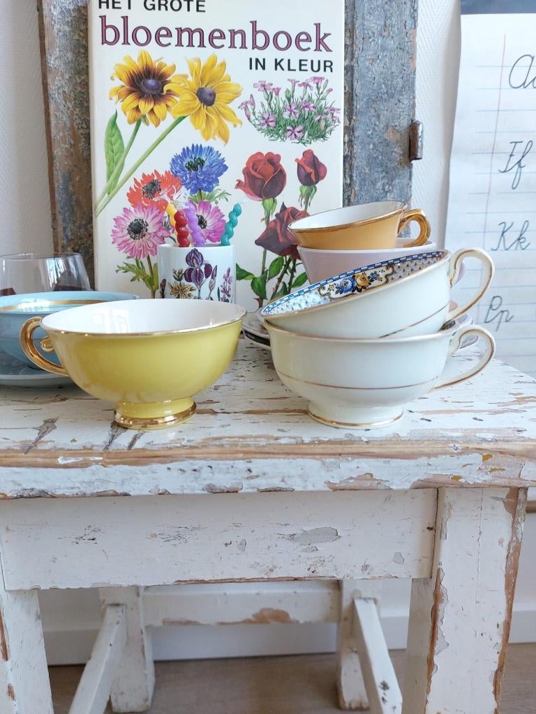 3 Sjieke oude kopjes met gouden randjes, Antiek en Kunst, Antiek | Servies los, Ophalen of Verzenden