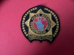 Badge van de IPA Police, Verzamelen, Militaria | Algemeen, Ophalen of Verzenden, Marechaussee, Nederland, Embleem of Badge