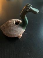 Oud beeldje van een soort eend, Verzamelen, Beelden en Beeldjes, Ophalen of Verzenden, Zo goed als nieuw, Dier