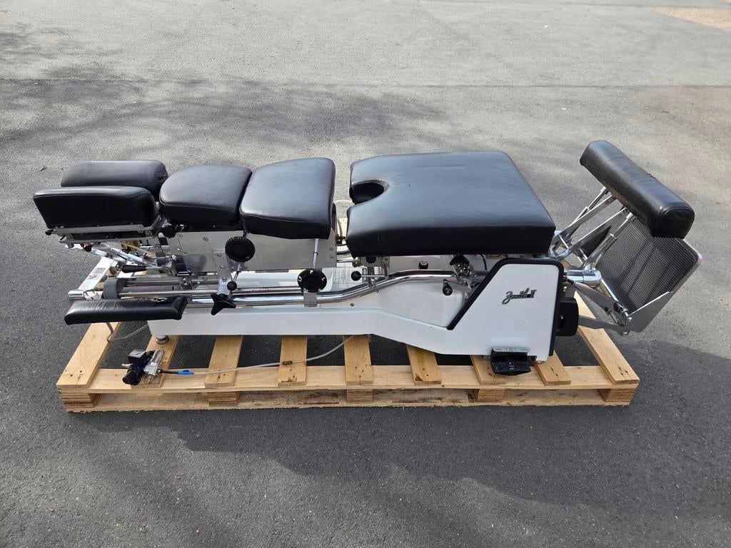 Chiropractor bank massage bank