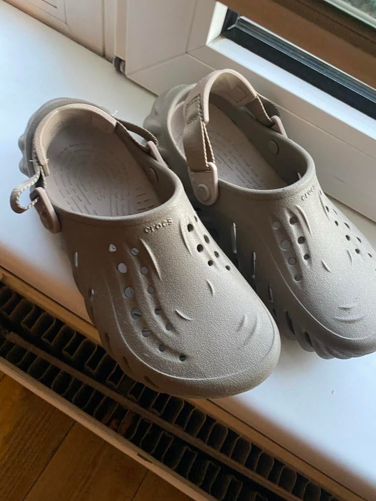 Crocs in mooie staat - maat 40, Kleding | Dames, Schoenen, Ophalen of Verzenden, Zo goed als nieuw, Slippers