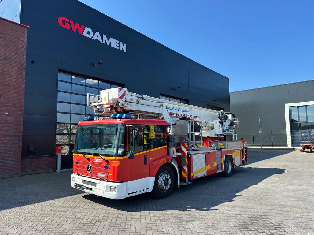 Mercedes-Benz Econic 1823 Bronto Skylift F32MDT 2000 Feuerwe, Automaat, Achterwielaandrijving, Diesel, Particulier