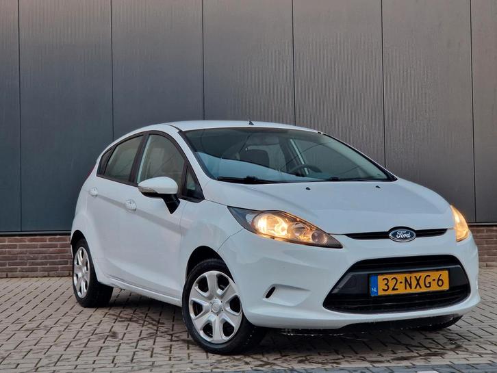 Ford Fiësta 1.25 60KW 5DR 2010 Wit, Auto's, Ford, Particulier, Fiësta, ABS, Airbags, Airconditioning, Boordcomputer, Centrale vergrendeling