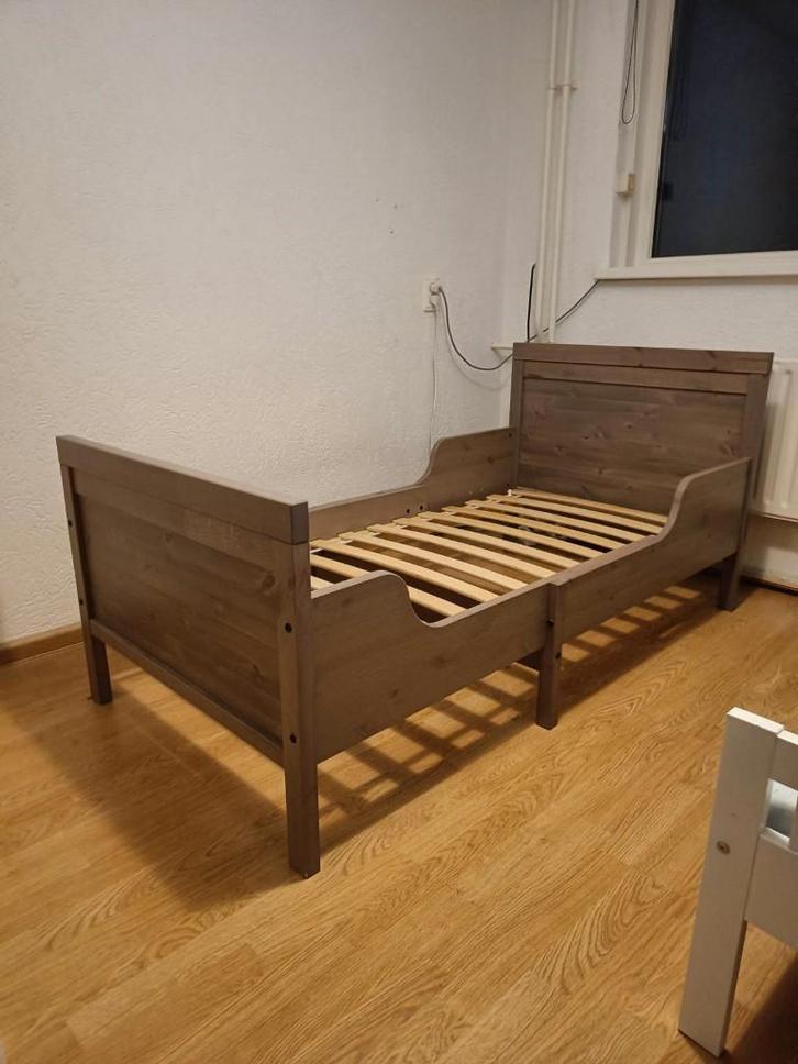 Sundvik meegroei bed IKEA, Huis en Inrichting, Slaapkamer | Bedden, Gebruikt, Eenpersoons, 80 cm, Overige maten, Hout, Grijs, Ophalen of Verzenden