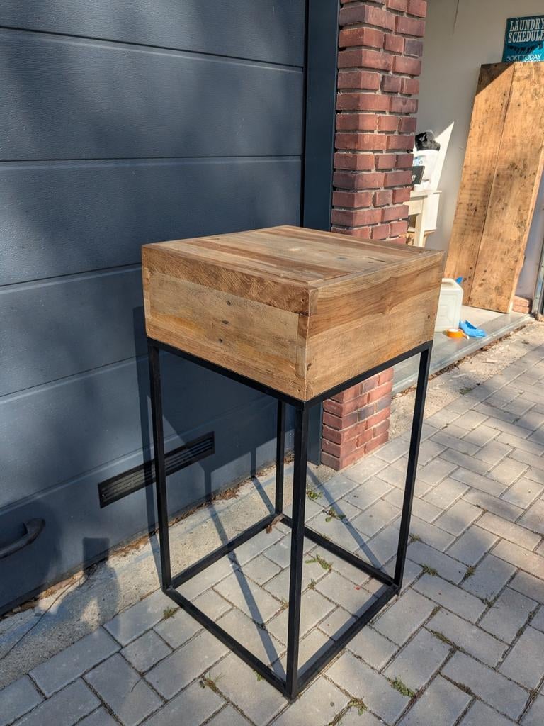 Stoere sidetable (Nieuw), 100 tot 150 cm, Nieuw, Ophalen of Verzenden, 25 tot 50 cm