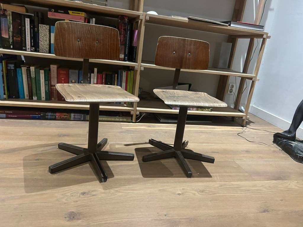 Oude schoolstoeltjes/kinderstoeltjes vintage, Ophalen, Zo goed als nieuw, Rechthoekig, Minder dan 55 cm
