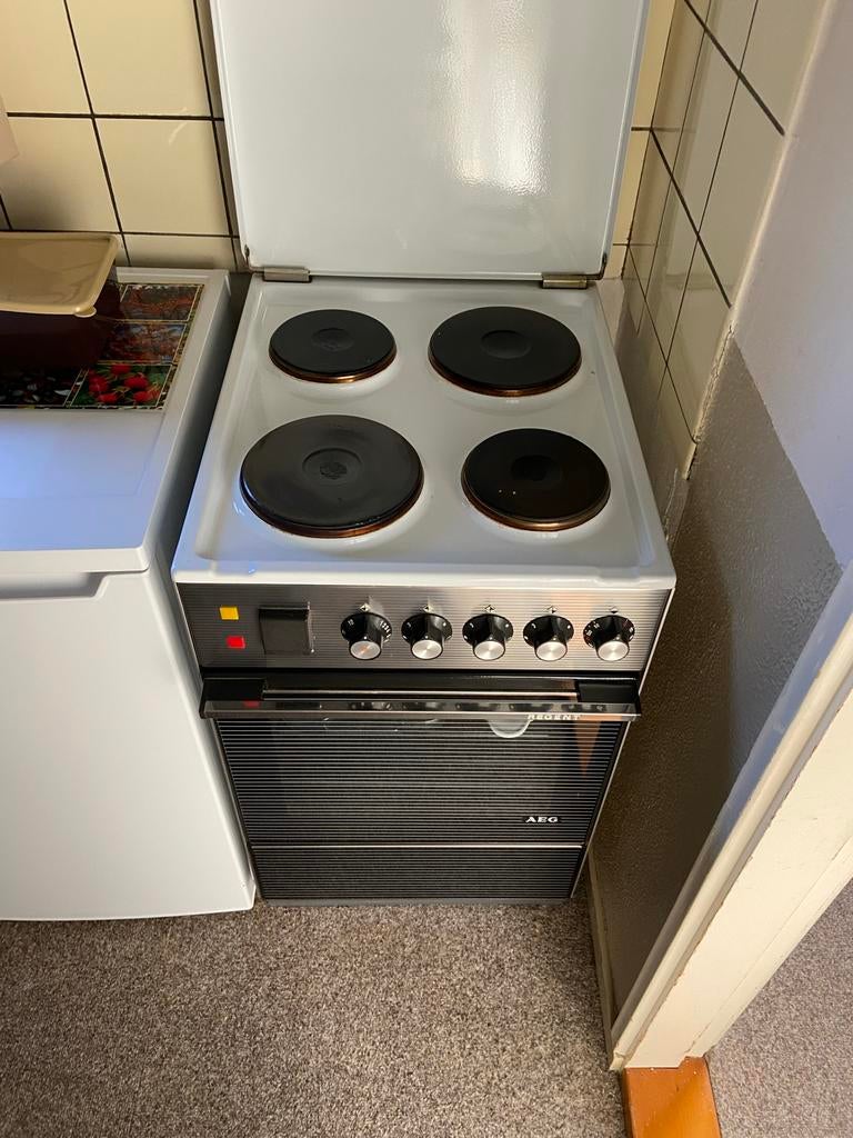 Retro Elektrisch Fornuis met Oven - AEG, Witgoed en Apparatuur, Fornuizen, Ophalen, Gebruikt, 4 kookzones, Vrijstaand