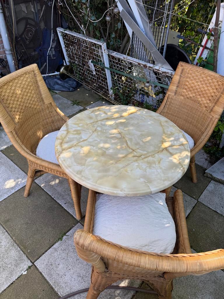Nette tuinset: 3 stoelen met kussens en ronde tafel, Ophalen, Gebruikt, Eettafel, Rotan