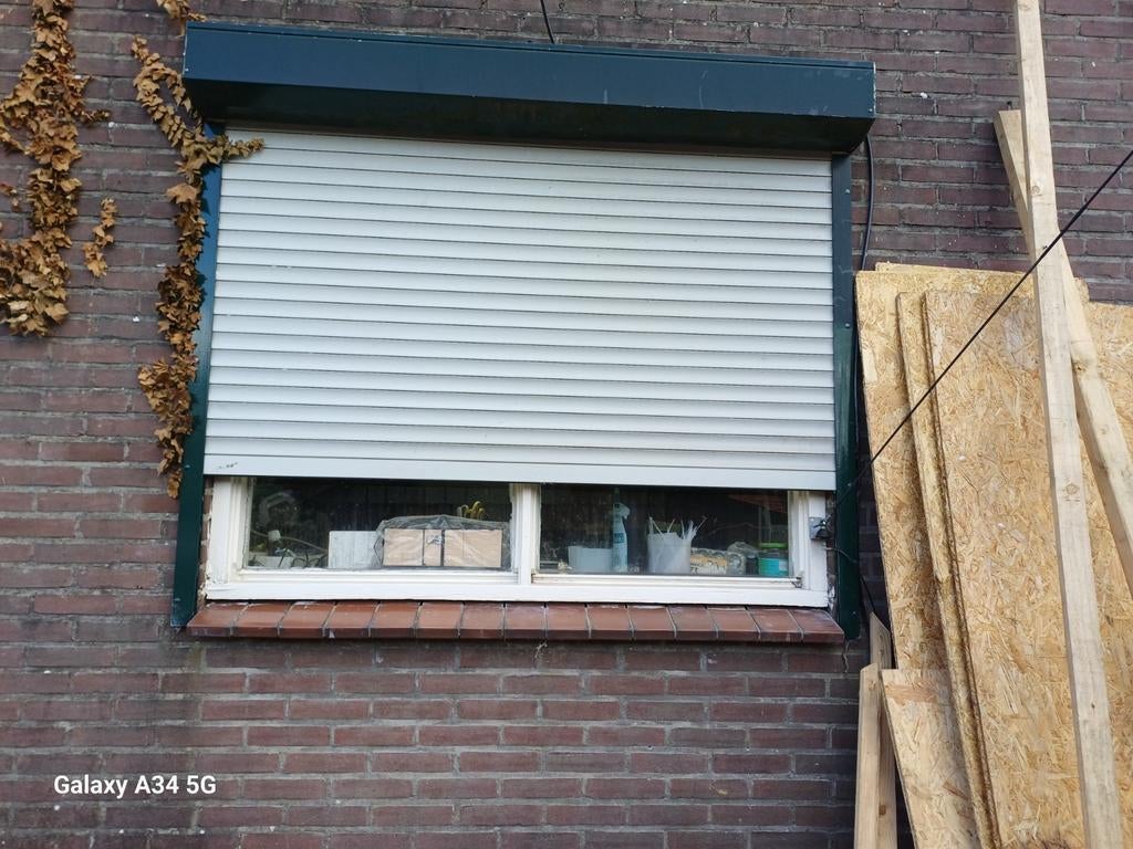 Elektrisch rolluik 178 cm breed, 135 cm of meer lang, Doe-het-zelf en Verbouw, Rolluiken, Ophalen, Gebruikt, 100 tot 150 cm, 150 tot 200 cm