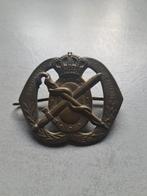 Te koop: baretembleem messing Regiment Geneeskundige Troepen, Ophalen of Verzenden, Landmacht, Nederland, Embleem of Badge