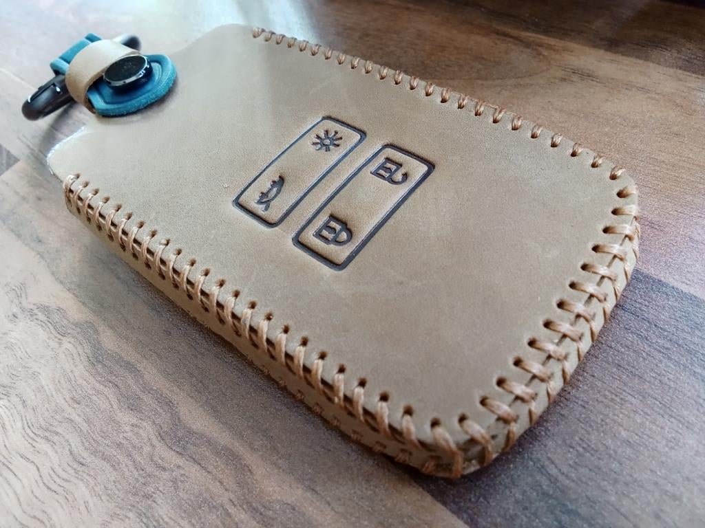 € 9,95 - Keyless Entry Sleutelhanger hoes DACIA Leer, Ophalen of Verzenden