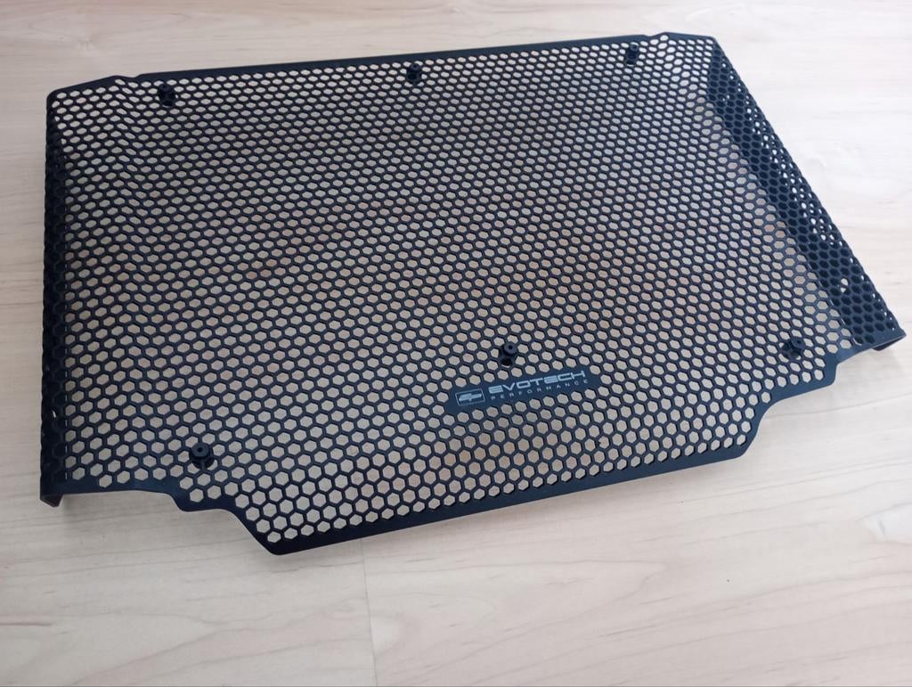 Trident 660 radiator cover Evotech, Ophalen of Verzenden