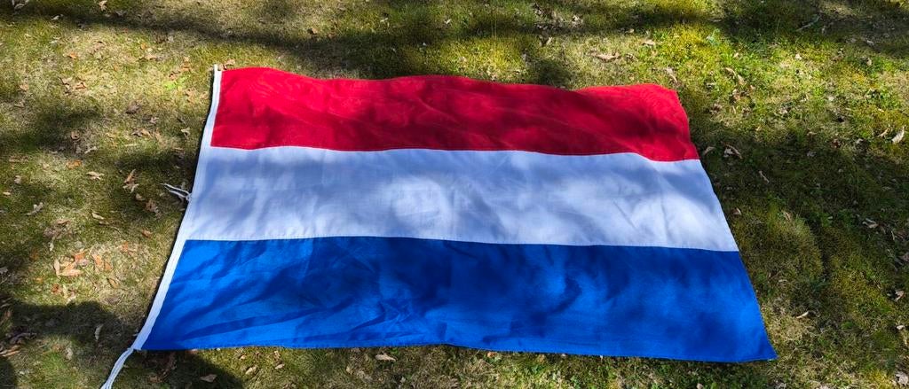 Nederlandse vlag van stof, Ophalen
