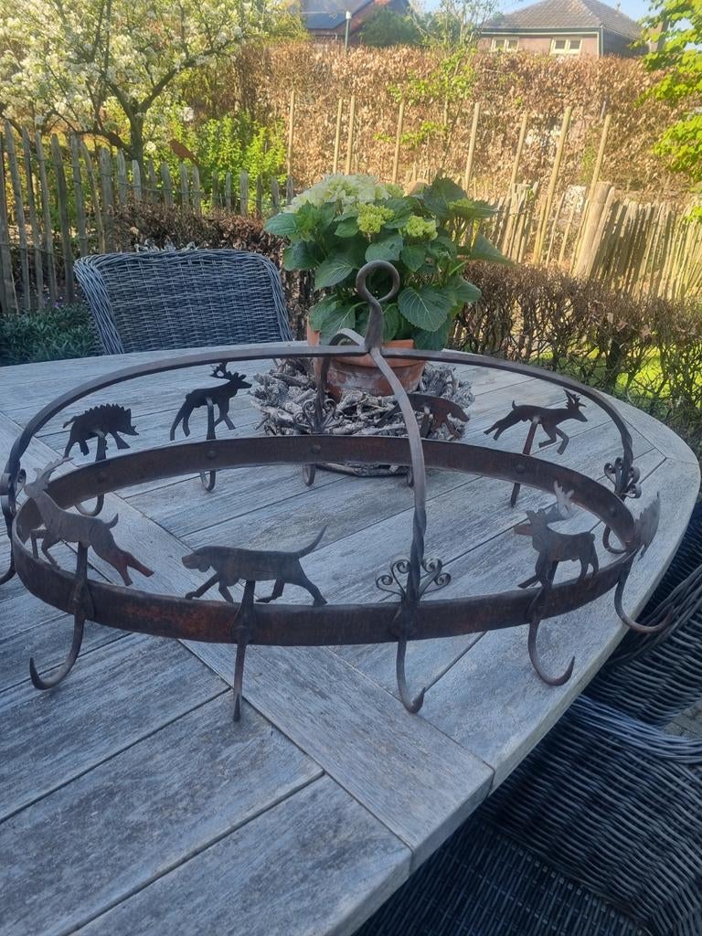 Ovaal wildrek / wildkroon van staal (92x58x41cm), Antiek en Kunst, Ophalen