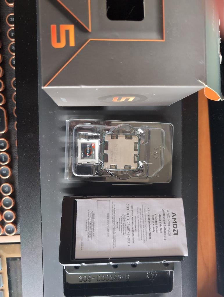 AMD Ryzen 5 7600 Processor, Computers en Software, Processors, Ophalen of Verzenden, Zo goed als nieuw, 3 tot 4 Ghz