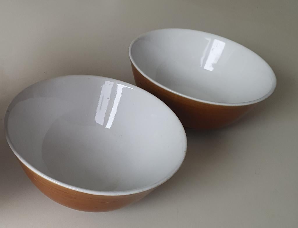 2 Chinese rijstkommen bruin, witte binnenkant porselein zgan, Ophalen of Verzenden, Zo goed als nieuw, Kom(men), Overige stijlen