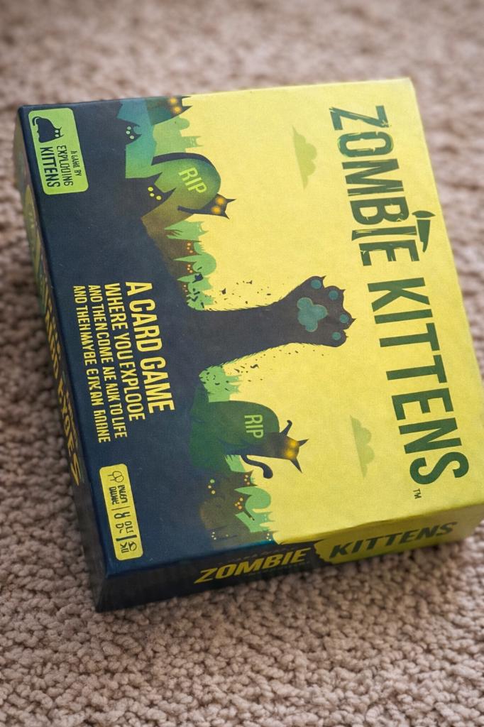 Zombie Kittens  + kaarten in sleeves, Vijf spelers of meer, Ophalen of Verzenden, Nieuw