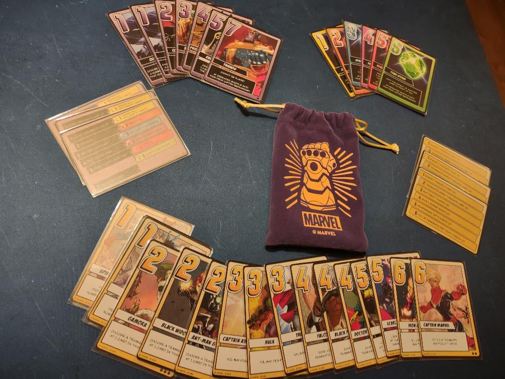 Infinity Gauntlet: A Love Letter Game, Marvel, Z-Man Games, Ophalen of Verzenden, Zo goed als nieuw, Vijf spelers of meer