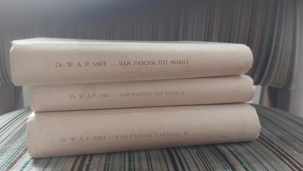 Dr. W.A.P. Smit - Van Pascha tot Noah I, II, III, Ophalen of Verzenden