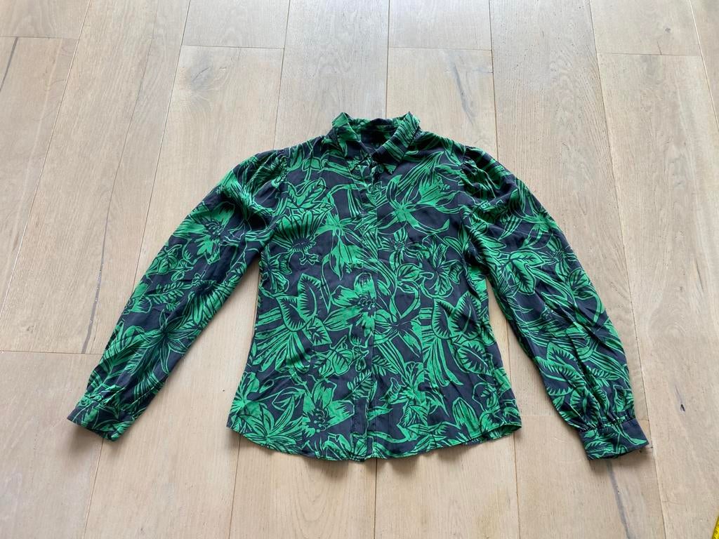 Marccain maat 3 M zijde blouse nieuwstaat, Ophalen of Verzenden, Zo goed als nieuw, Maat 38/40 (M), Groen