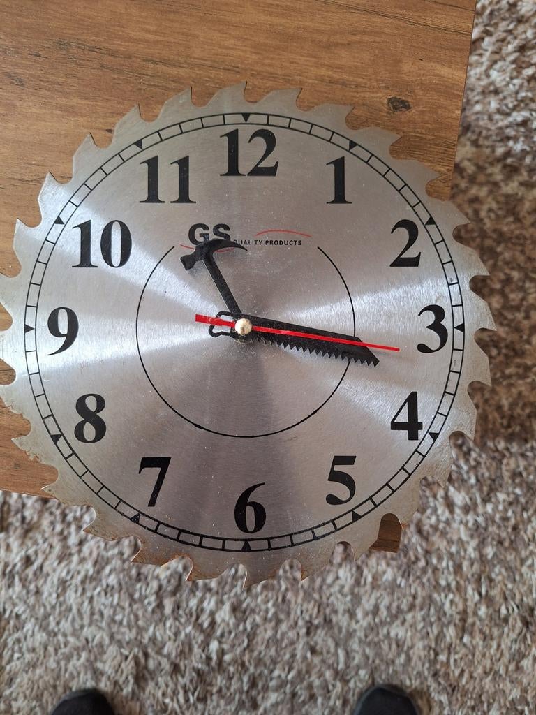 Unieke Wandklok: Zaagblad Design, Ophalen of Verzenden, Gebruikt, Analoog, Wandklok