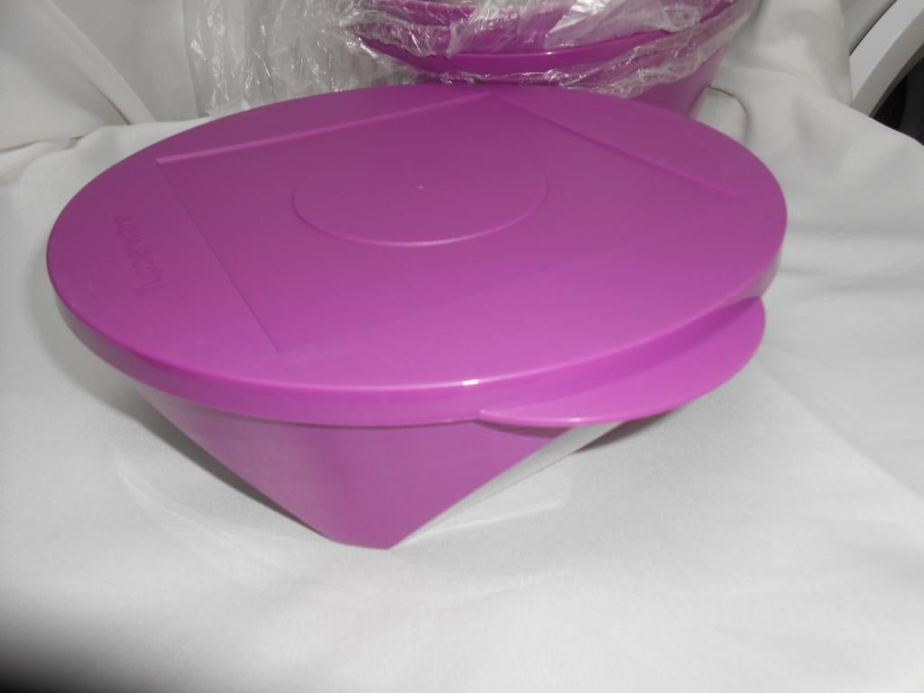 Tupperware Atlantis kom 2,5L Paars NIEUW, Huis en Inrichting, Keuken | Tupperware, Ophalen of Verzenden, Nieuw, Paars, Bak of Kom