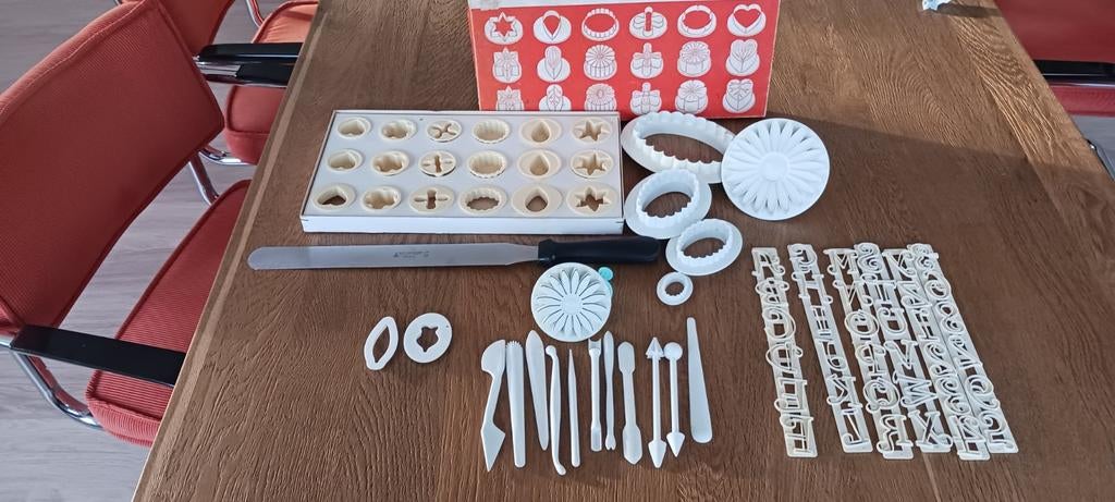 Fondant & Marsepein Uitstekers en Deegsnijder Set, Ophalen of Verzenden, Zo goed als nieuw
