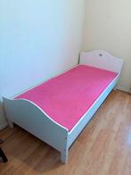 Eenpersoonsbed 90x200 cm met hartjesdetail, Ophalen, Gebruikt, 90 cm, Eenpersoons