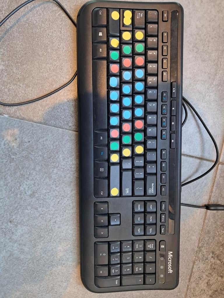 Toetsenbord afgeplakt voor typecursus, Ophalen of Verzenden, Zo goed als nieuw