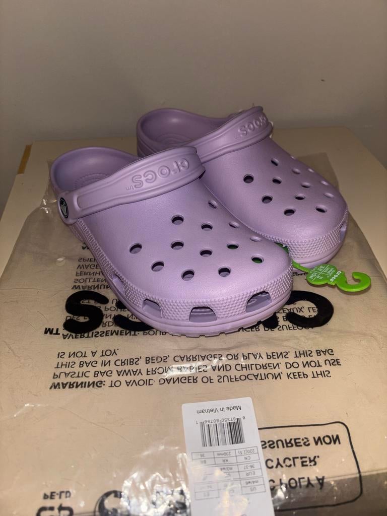 Paarse Crocs - Maat 36-37, Kleding | Dames, Schoenen, Verzenden, Nieuw, Overige kleuren, Slippers