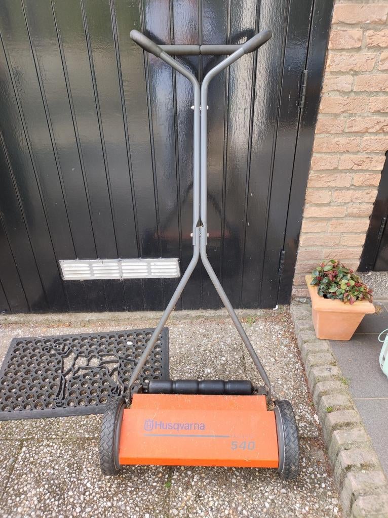 Husqvarna handgrasmaaier, degelijk en goed werkend, Tuin en Terras, Grasmaaiers, Ophalen