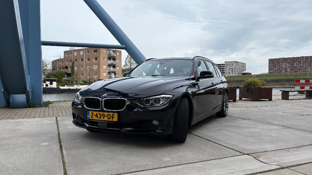 BMW 328i Touring | 245 pk | HUD | Turbo+Distrib Nieuw, Auto's, Automaat, 745 kg, Zwart, 4 cilinders
