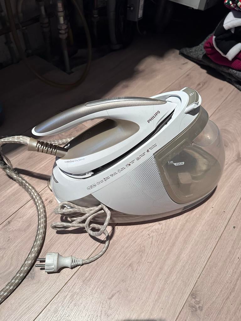 Philips PerfectCare Elite Silence stoomstrijkijzer, Ophalen of Verzenden, Gebruikt, Strijkijzer met snoer