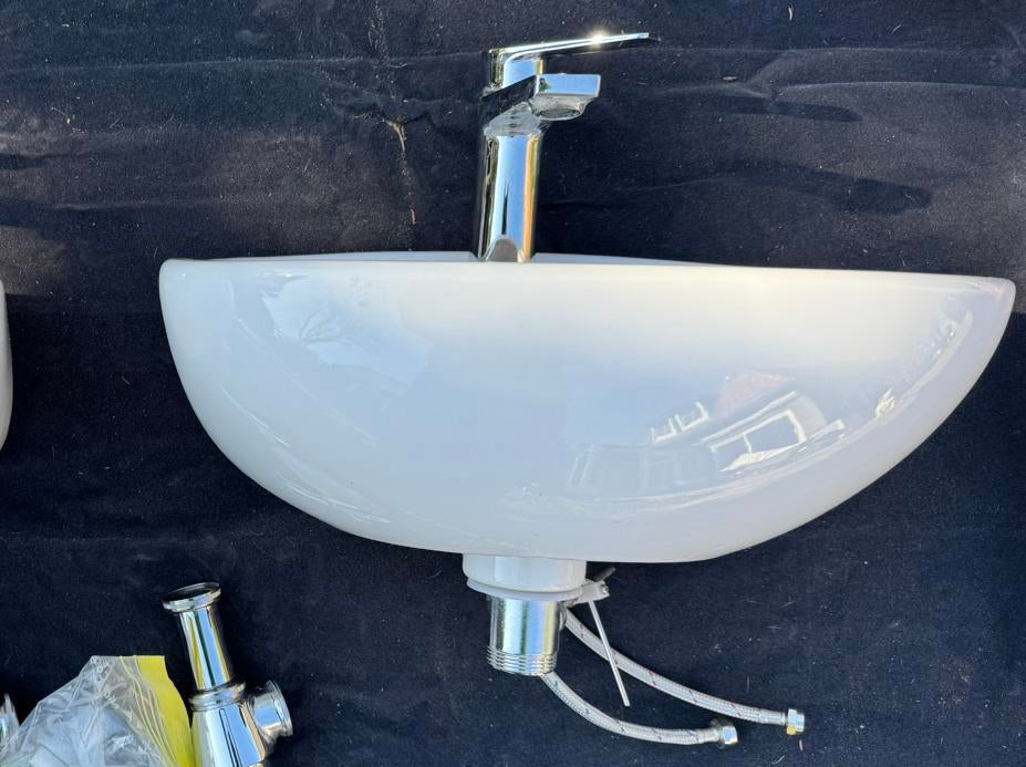 Wasbak met sifon en mengkraan Ikea, Ophalen, Zo goed als nieuw