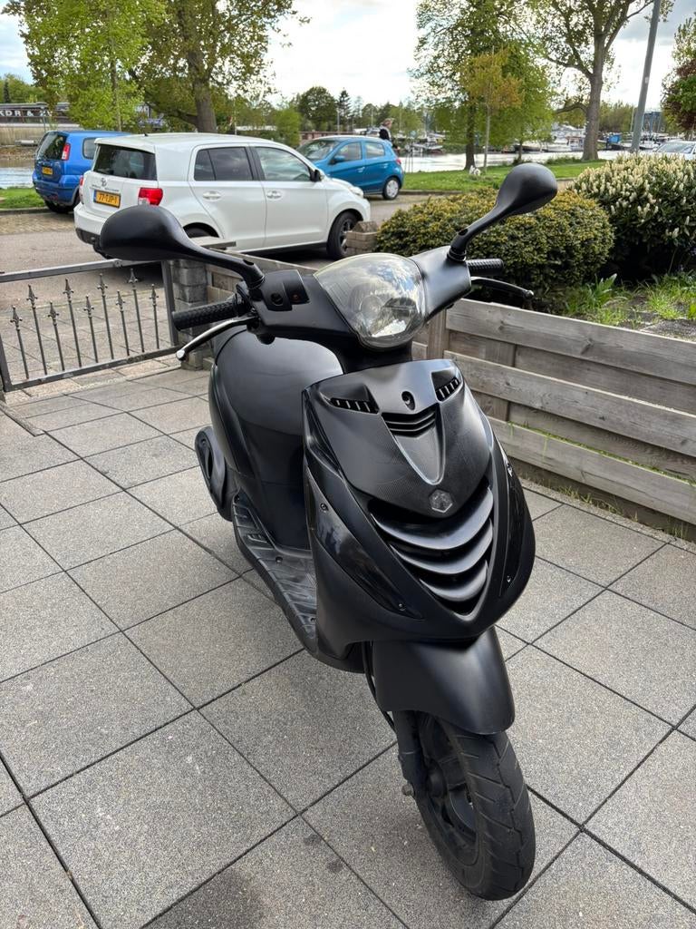 piaggo zip, Fietsen en Brommers, Scooters | Piaggio, Ophalen, Zip, Zo goed als nieuw, Benzine