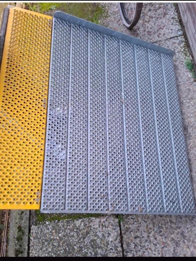 Oprijplaat voor rolstoelen, scootmobiel, motor of fiets, Diversen, Rolstoelen, Ophalen, Gebruikt, Handbewogen rolstoel