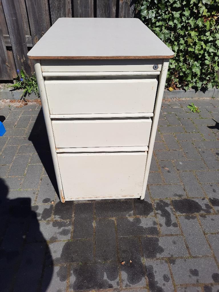 Vintage metalen ladekast – 3 lades – industrieel,kast, Ophalen