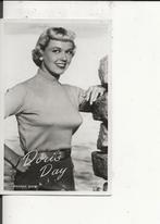 Doris Day bij een rots Warner Bros, Ophalen of Verzenden, 1940 tot 1960, Ongelopen, Sterren en Beroemdheden