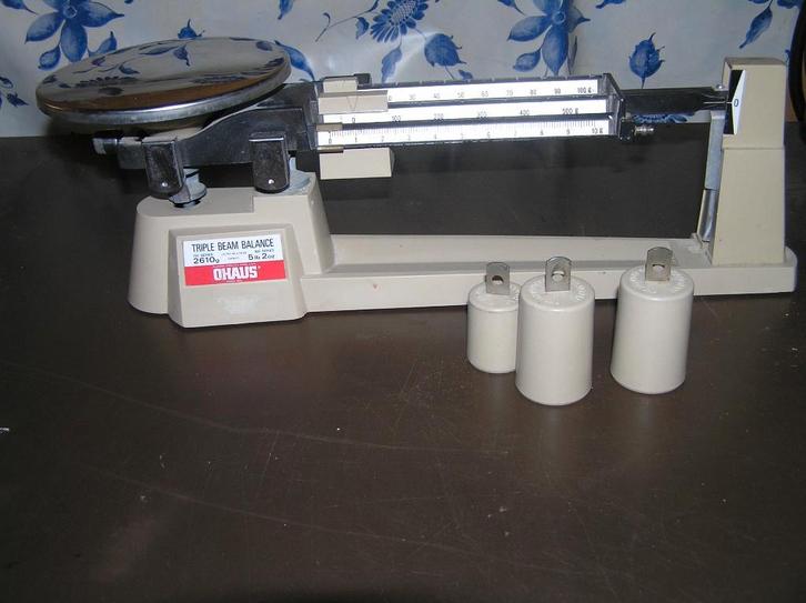 drie voudige balans weegschaal, Hobby en Vrije tijd, Pottenbakken, Zo goed als nieuw, Ophalen of Verzenden