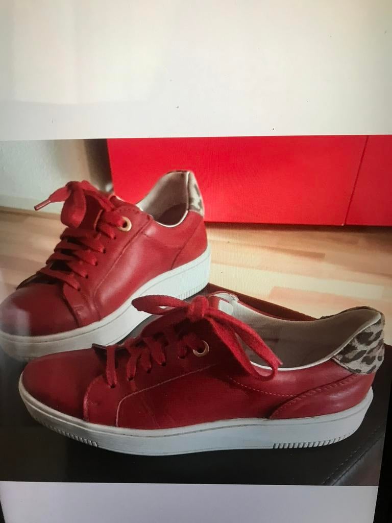 20 euro Echte leren sneakers maat 36 ophalen, Kleding | Dames, Schoenen, Ophalen, Zo goed als nieuw, Zwart, Sneakers of Gympen
