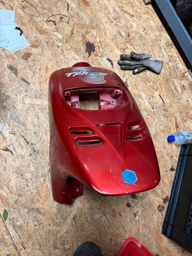 Piaggio typhoon voorkap 50cc 125cc 180cc, Motoren, Tuning en Styling, Ophalen of Verzenden