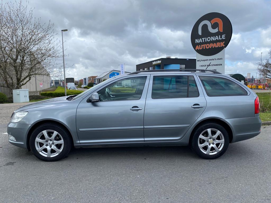 Skoda Octavia Combi 2013 * 1.6 TDI Greentech Ambition * EURO, Auto's, Skoda, Voorwielaandrijving, Euro 5, Gebruikt, 4 cilinders