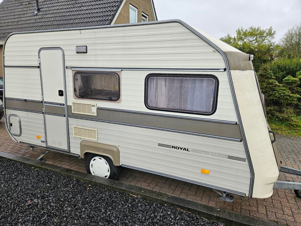 Avento Royal 420TD Luxe Caravan - Compact en Compleet, Caravans en Kamperen, Caravans, Rondzit, Avento, Particulier, Luifel