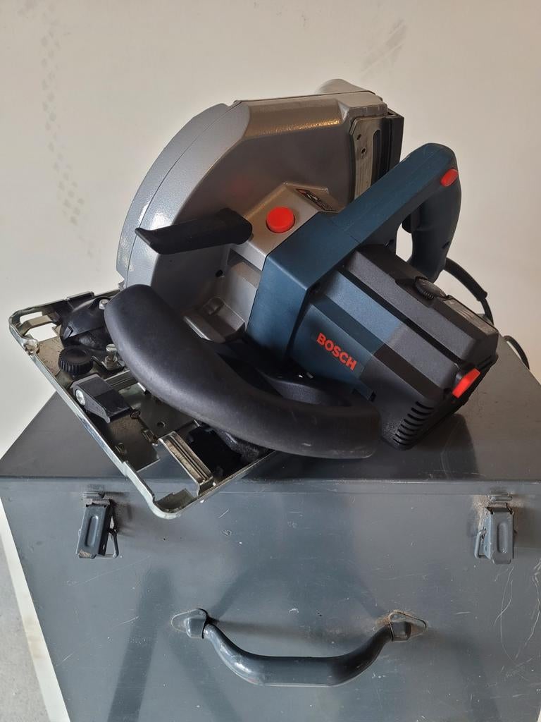 Bosch cirkelzaag in metalen kist, Doe-het-zelf en Verbouw, Gereedschap | Zaagmachines, Cirkelzaag, Ok, Ophalen of Verzenden, Zo goed als nieuw