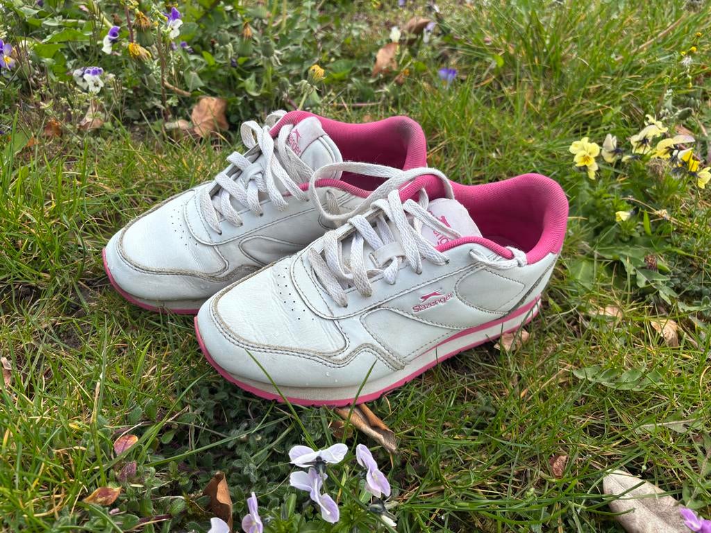 Slazenger sportschoenen nauwelijks gedragen. Schoenmaat 35½, Slazenger, Wit, Ophalen of Verzenden, Sneakers of Gympen