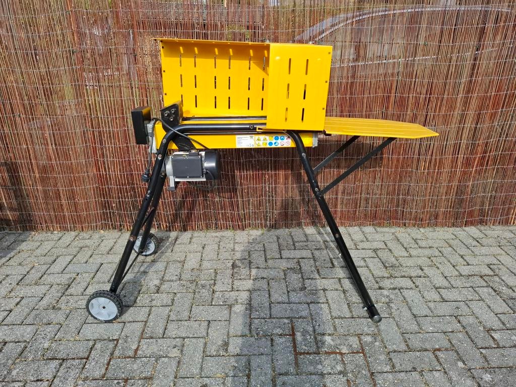 Houtklover 7 ton, Ophalen, Gebruikt, Elektrisch, Liggend