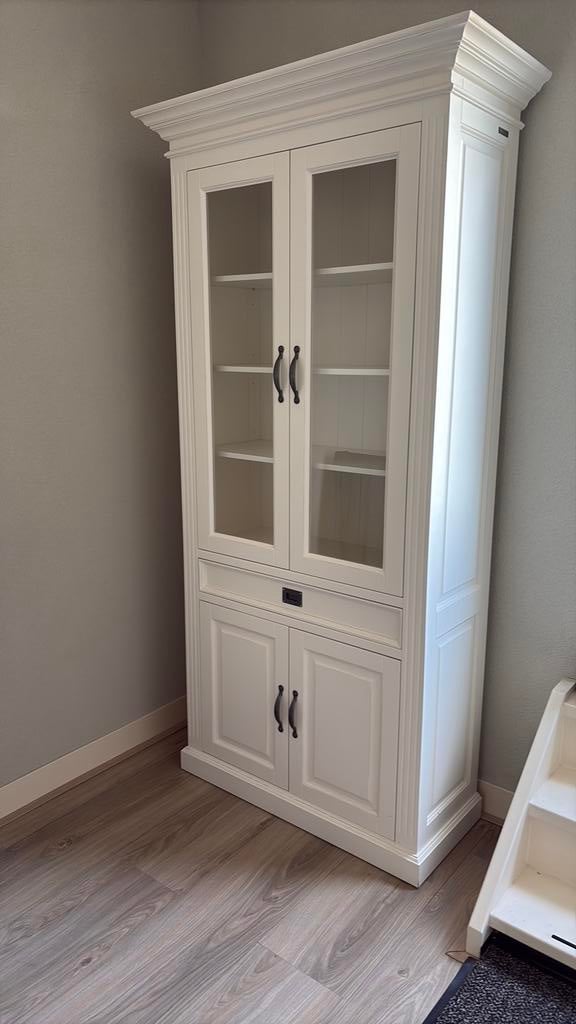 Mooie landelijke vitrine/ servieskast wit, Huis en Inrichting, Kasten | Buffetkasten, Met deur(en), 100 tot 150 cm, 200 cm of meer